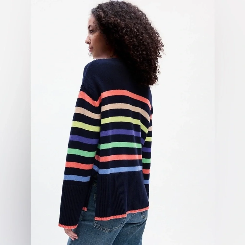 LIKE NEW GAP 100% Cotton Split-Hem Crewneck Sweater Navy and Multicolor Stripe - Picture 3 of 10